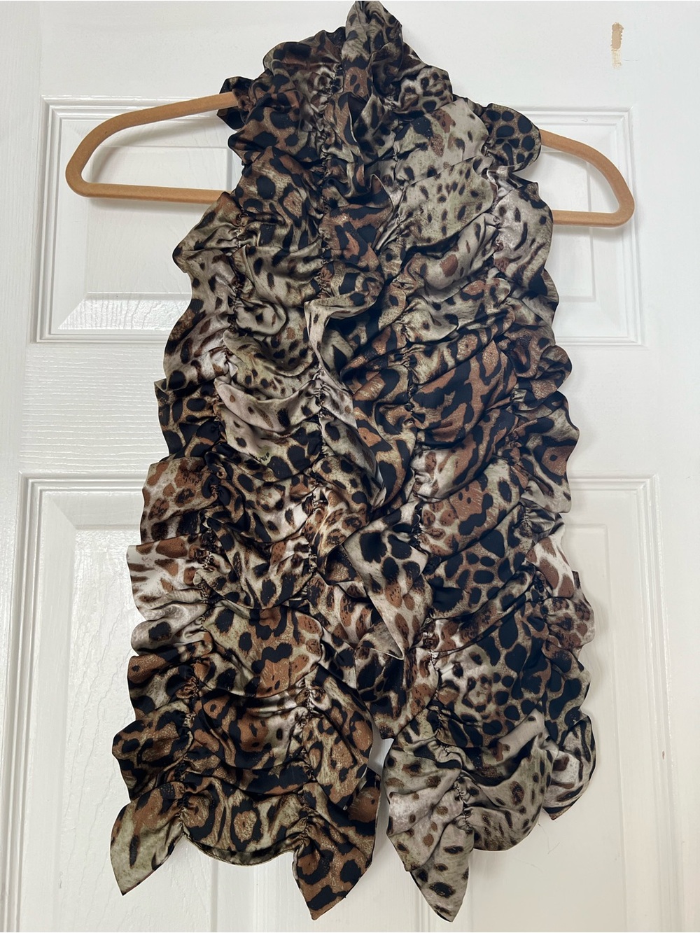 Source Unknown Leopard Print Ruffle Scarf in Brown and Black